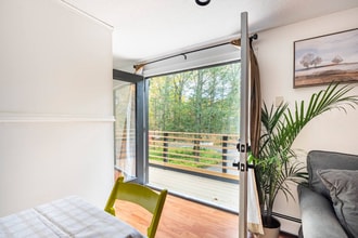 2 Newtown Turnpike in Weston, CT - Building Photo - Building Photo