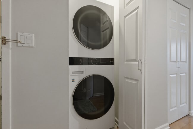 345 N La Salle Dr, Unit #  03202 in Chicago, IL - Building Photo - Building Photo