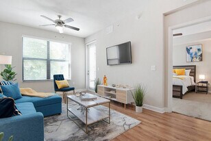 4504 W Spruce St, Unit SI ID1051229P in Tampa, FL - Building Photo