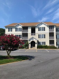 4500 Sandpiper Dr in Rehoboth Beach, DE - Foto de edificio - Building Photo