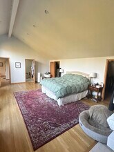 220 NW Skyline Blvd in Portland, OR - Foto de edificio - Building Photo