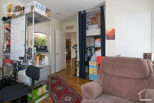 216 Arlington St, Unit 2 in Watertown, MA - Building Photo