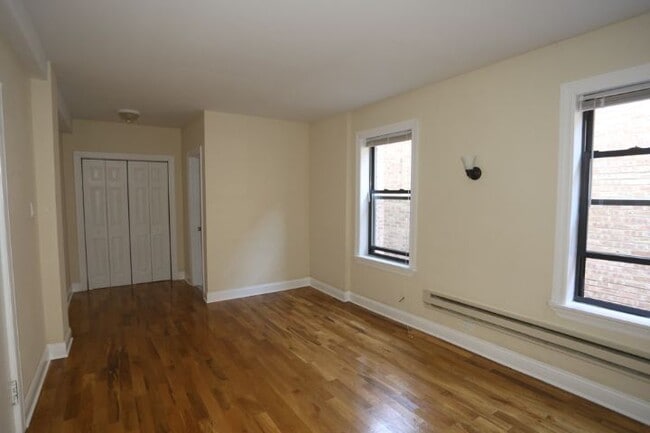 1314 N Dearborn St, Unit 3C in Chicago, IL - Building Photo - Building Photo