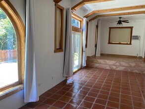 6206 Temple Hill Dr, Unit Lower in Los Angeles, CA - Building Photo - Building Photo