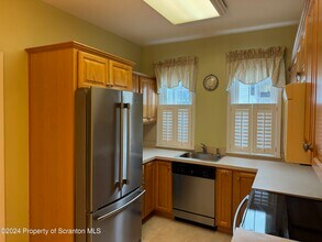 2208 Adams Ave in Scranton, PA - Building Photo - Building Photo