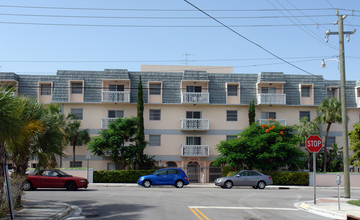 Sunset Square in Miami, FL - Building Photo - Building Photo