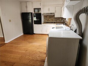 322 Nelms Ave NE in Atlanta, GA - Building Photo - Building Photo