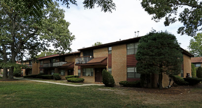 Winding Wood Apartments in Sayreville, NJ - Building Photo - Building Photo