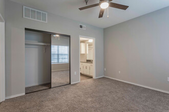 Park Creek in Fort Worth, TX - Building Photo - Interior Photo