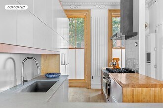407 Clermont Ave in Brooklyn, NY - Building Photo - Building Photo