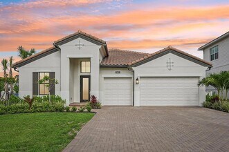 13621 Le Christine Dr in Palm Beach Gardens, FL - Building Photo - Building Photo