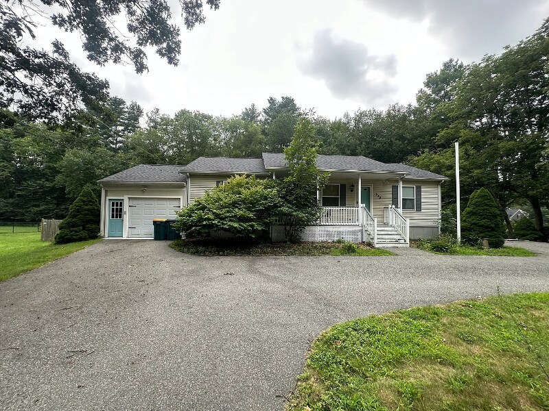 548 Linwood St in Abington, MA - Building Photo