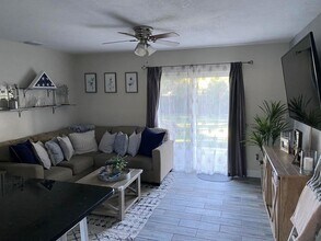 1011 59th Ave N in St. Petersburg, FL - Building Photo - Building Photo
