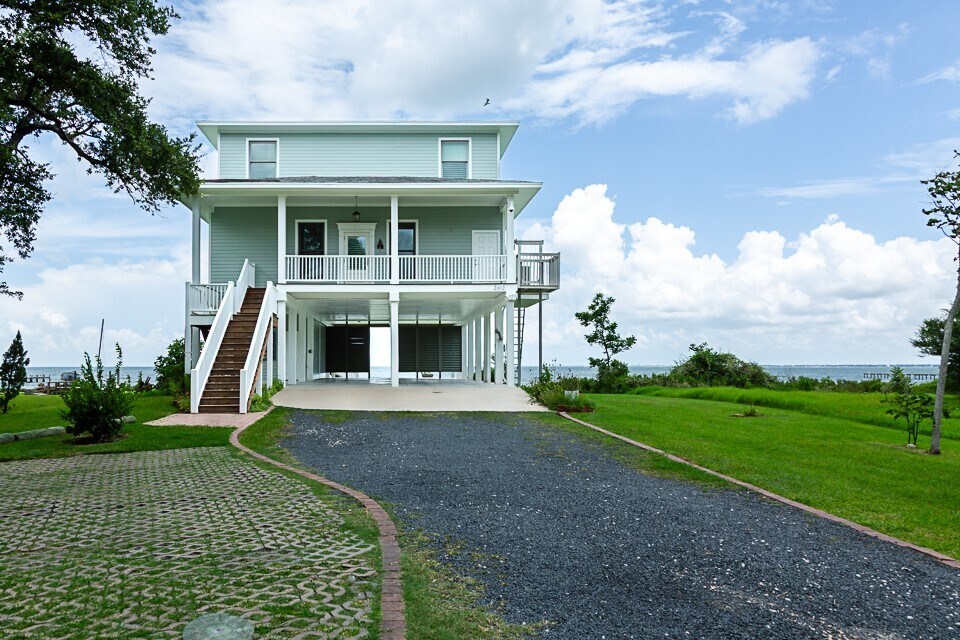 2612 Todville Rd in Seabrook, TX - Building Photo