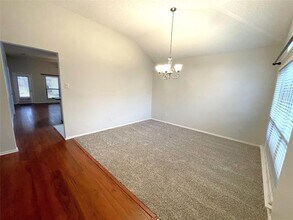 5923 Sterling Green Trail in Arlington, TX - Building Photo - Building Photo