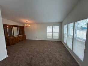 3221 Turtle Creek Dr in Santa Maria, CA - Building Photo - Building Photo