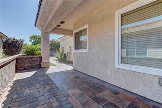 2263 Potter Lake Ave in Henderson, NV - Building Photo - Building Photo