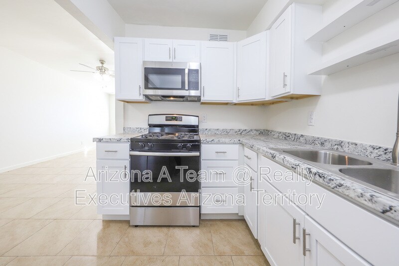 2012 S Beverly Ave in Tucson, AZ - Building Photo