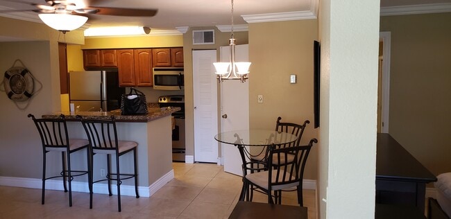2906 S University Dr, Unit 7106 in Davie, FL - Building Photo - Building Photo