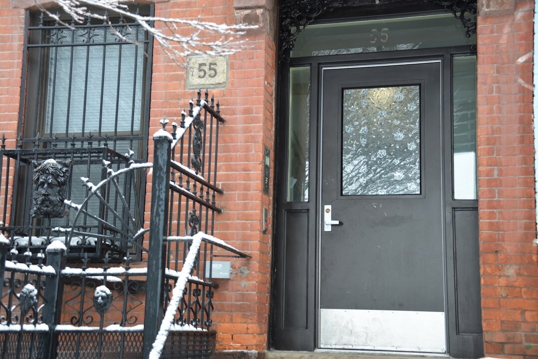 55 S 5th St in Brooklyn, NY - Foto de edificio