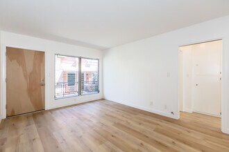 1268 N Sweetzer Ave in West Hollywood, CA - Building Photo - Building Photo