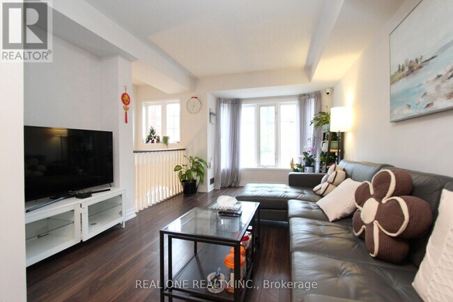 43 Bethune Way in Markham, ON - Building Photo - Building Photo