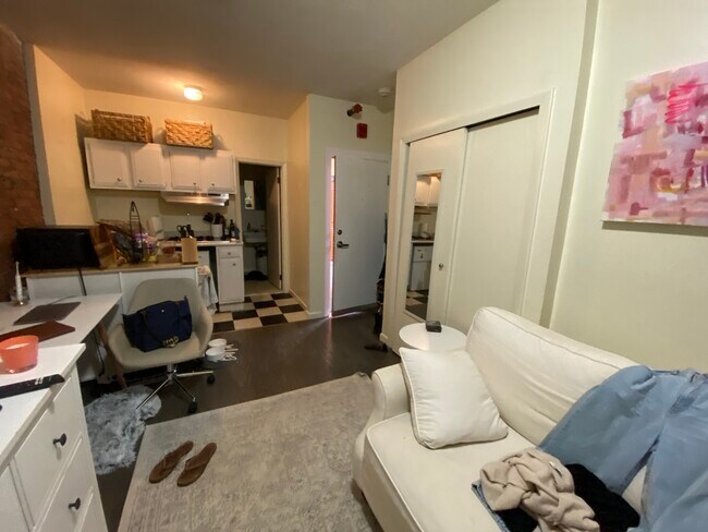 271 Newbury St, Unit 270 newbury street
