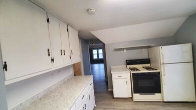 419 Delaware Street, Unit Front Upper in Tonawanda, NY - Building Photo - Building Photo