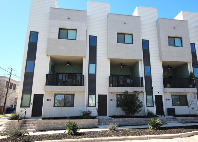 203 Paschal St in San Antonio, TX - Building Photo - Building Photo