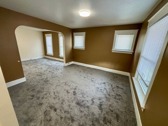 property at 306 W 2nd St