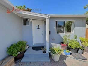 1428 Camellia Dr in East Palo Alto, CA - Building Photo - Building Photo