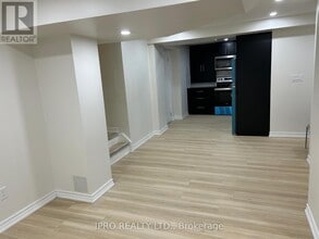 1485 Daniel Creek Rd in Mississauga, ON - Building Photo - Building Photo