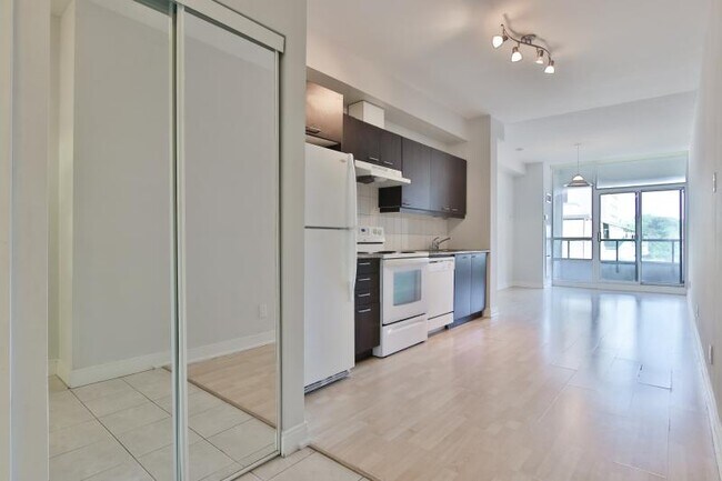 220 Redpath Ave in Toronto, ON - Building Photo - Building Photo
