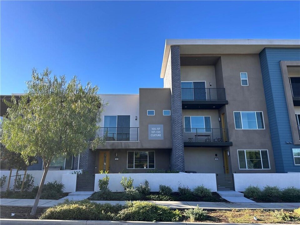 115 Culture in Irvine, CA - Building Photo