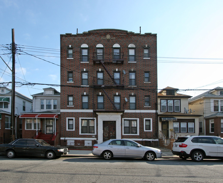 241-243 E 56th St in Brooklyn, NY - Building Photo