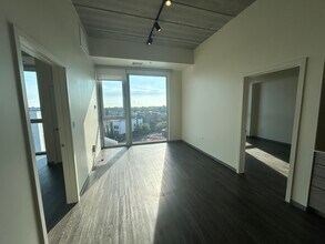 1877 N Milwaukee Ave, Unit 609 in Chicago, IL - Building Photo - Building Photo