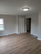 807 Broadway St in Jefferson City, MO - Building Photo - Building Photo