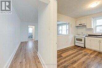 2905 St Clair Ave E in Toronto, ON - Building Photo - Building Photo