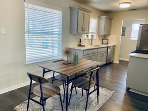 606 Claude W Black in San Antonio, TX - Building Photo - Building Photo