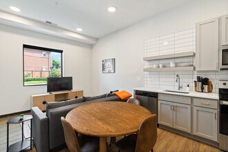 423 E Michigan St in Indianapolis, IN - Building Photo - Building Photo