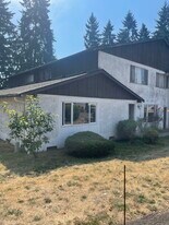 6111 Glen Mary Ln SE, Unit D in Lacey, WA - Building Photo