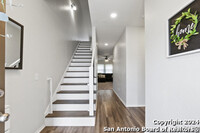 5303 Hickory Pl in San Antonio, TX - Foto de edificio - Building Photo