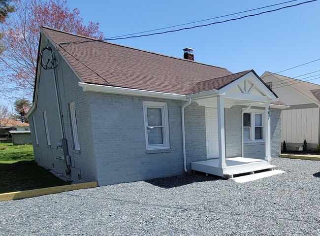 property at 407 Meadowview Dr