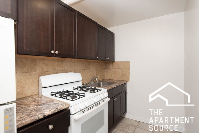 property at 1371 W Estes Ave