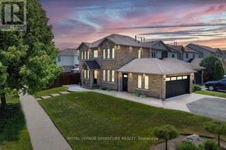 1245 Huron Ct in Innisfil, ON - Building Photo - Building Photo