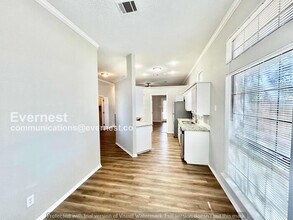 1029 Matthew St, Unit 613 in Burleson, TX - Foto de edificio - Building Photo