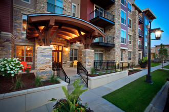 The Lodge At Walnut Grove in Madison, WI - Foto de edificio - Building Photo