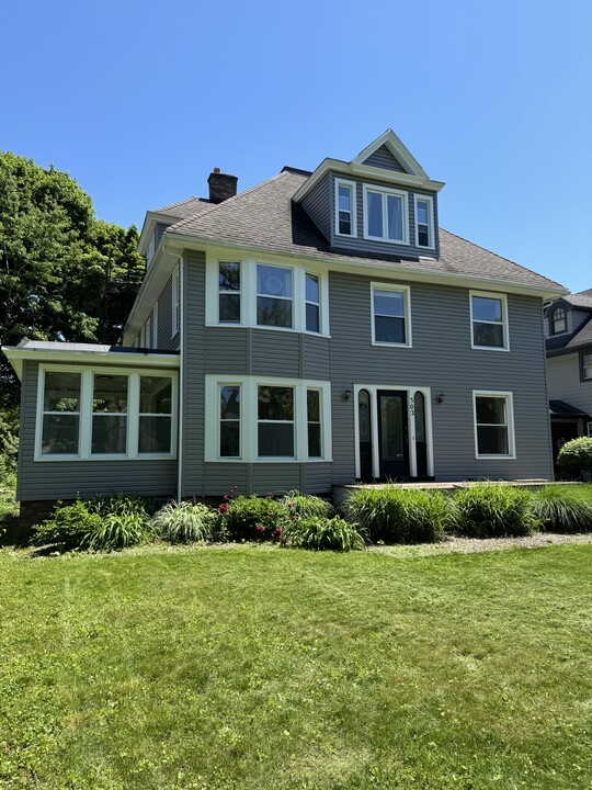 302 Barrington St, Unit 3 in Rochester, NY - Building Photo