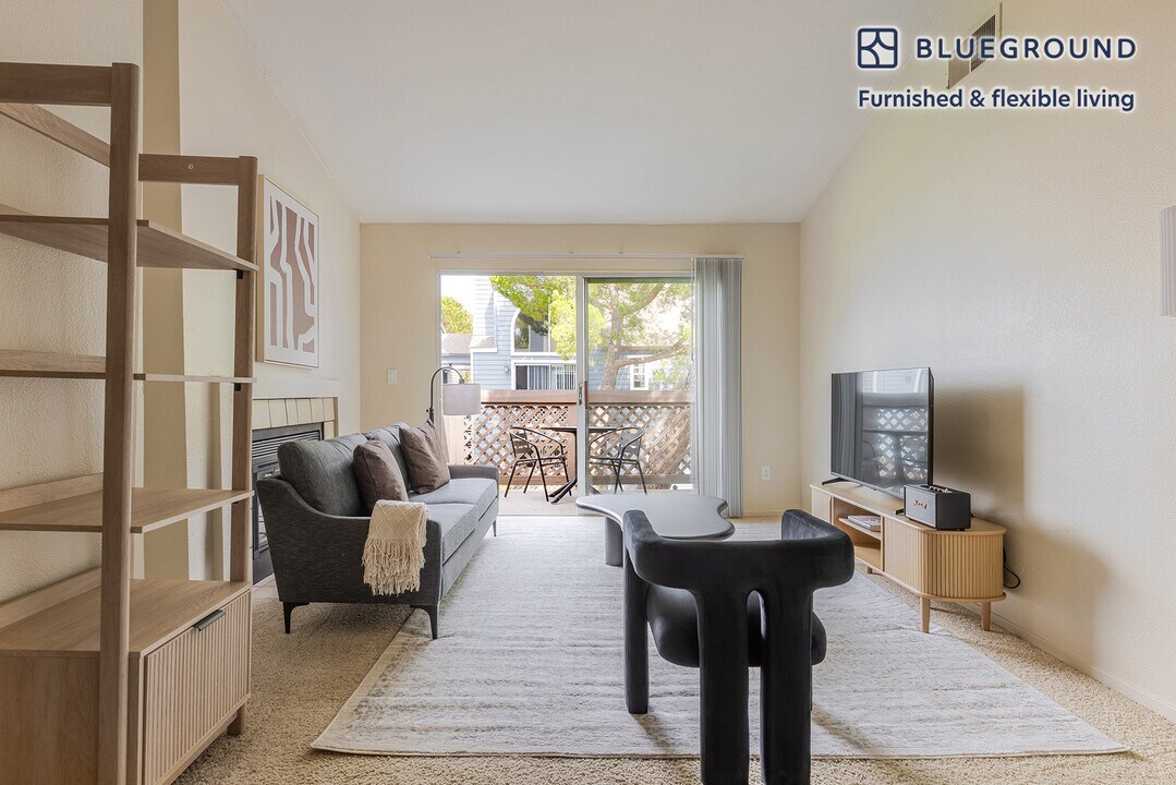 43 Rock Harbor Ln in Foster City, CA - Building Photo