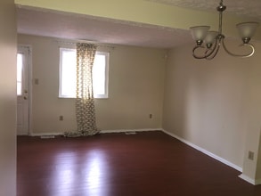 5957 Rowanberry Dr in Elkridge, MD - Building Photo - Building Photo
